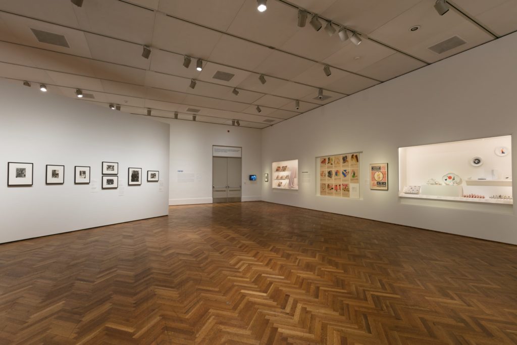 Tru® Vue UltraVue® Laminated Glass Display Cases - Art Institute of Chicago